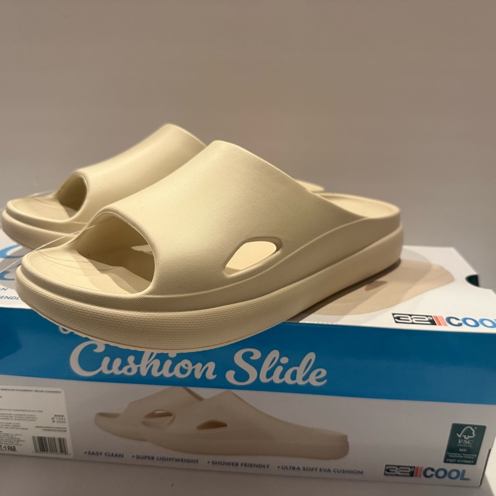 Cushion Slide Slip-On Sandals in Cream